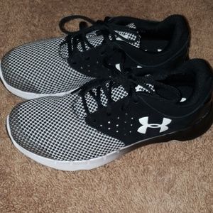 Under armour Youth size 7
